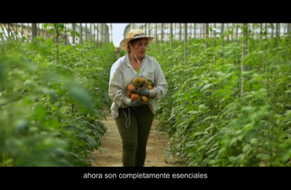 Carmen Ibáñez, una de las protagonistas del documental, en su finca de Berzocana