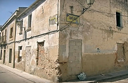 Las casas abandonadas del Casco Antiguo de Badajoz se han convertido en el atractivo de toxicómanos y okupas