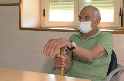 Fernando Barrena, vacunado en Calamonte, ha vuelto junto a sus compañeros a disfrutar del Hogar del Pensionista