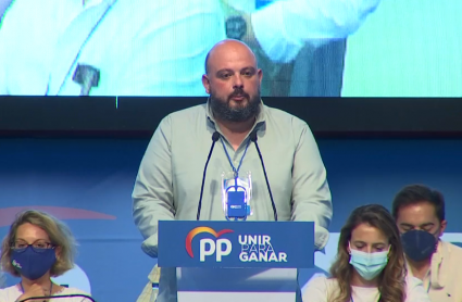 Imagen de Manuel Naharro, en el Congreso Provincial del PP en Badajoz