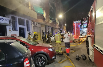 Incendio en la calle Manuel Saldaña de Badajoz