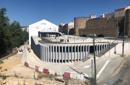 Parking de Eulogio González en Plasencia.