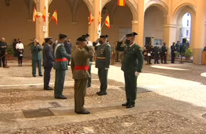 Entrega de condecoraciones en el Día del Pilar en Badajoz 