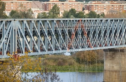 Imagen de archivo del 'Puente de Hierro' de Mérida