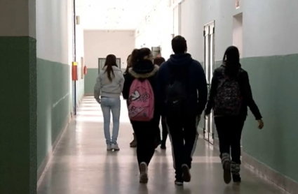 Adolescentes en un centro educativo