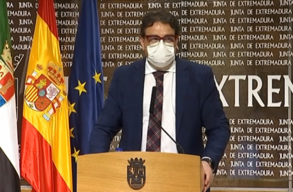 El consejero de Sanidad, José María Vergeles, en rueda de prensa