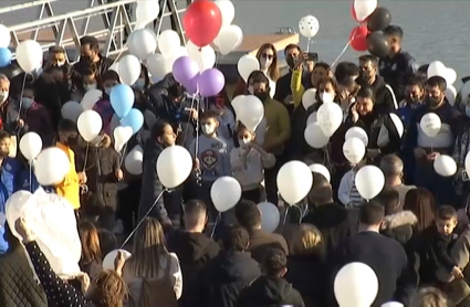 Lanzamiento de globos por Saúl, jugador del San Roque
