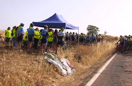 Homenaje ciclista fallecido Fuentes de León