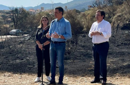 Pedro Sánchez, compareciendo junto a Guillermo Fernández Vara y Yolanda García Seco