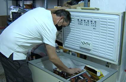 El propietario de un comercio de Barbaño que ha perdido parte de su mercancía por los cortes de luz