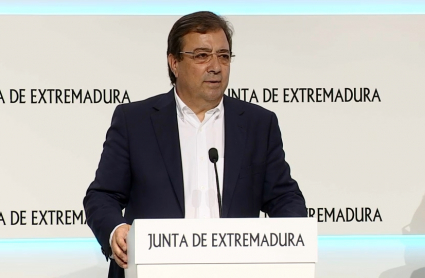 Guillermo Fernández Vara, en comparecencia de prensa