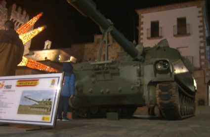 Carro de combate, exposición en Plaza Mayor de Cáceres