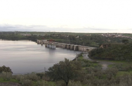 Embalse de Alcántara después de las lluvias de otoño de 2022