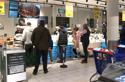 Las pescaderías se han llenado hoy de clientes