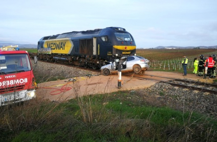 Choque tren de mercancías y un vehículo entre Zafra y Llerena