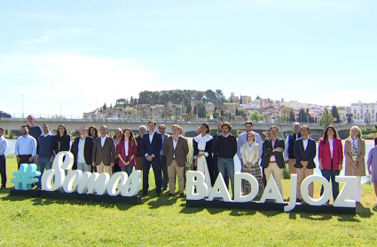 Foto de familia de la candidatura del PP a la alcaldía de Badajoz 