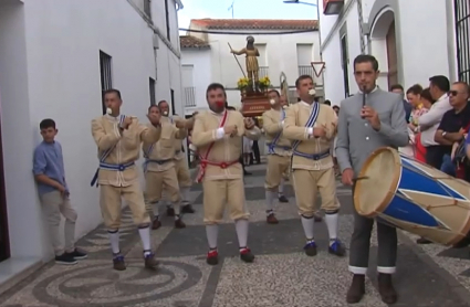 Danzantes en Fuentes de León