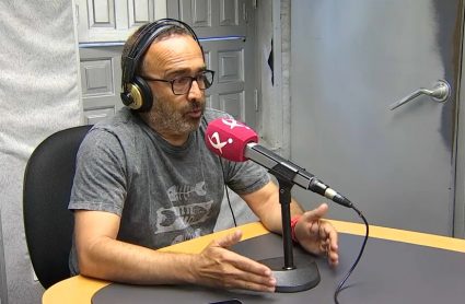 Imagen de Miguel Angel Morales en el estudio de Canal Extremadura Radio