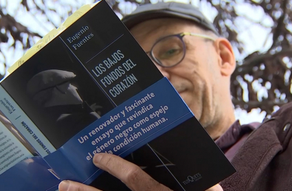 Eugenio Fuentes con su nuevo libro