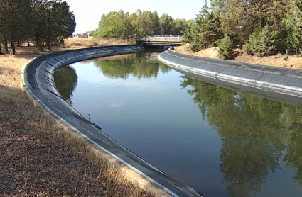 Riego en el Canal de Orellana